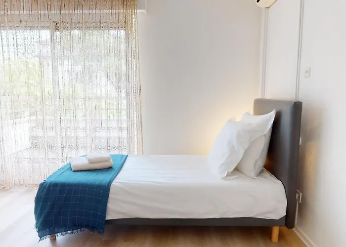 Hébergement de vacances Maison Mandarine 5 Bedrooms 180m2 *