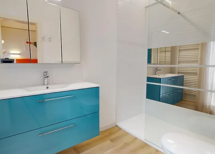 Hébergement de vacances Maison Mandarine 5 Bedrooms 180m2 *
