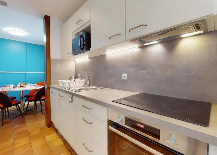 Hébergement de vacances Maison Mandarine 5 Bedrooms 180m2 *